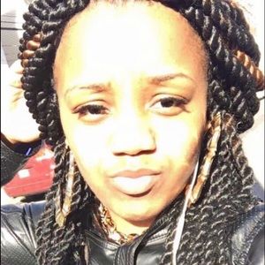 Meet your Posher, Tanashia